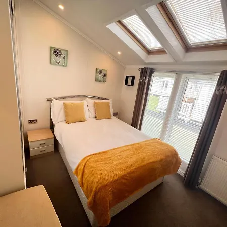 2 Bedroom Lodge Th35, Nodes Point, St Helens, Isle Of Wight St Helens  Exterior photo