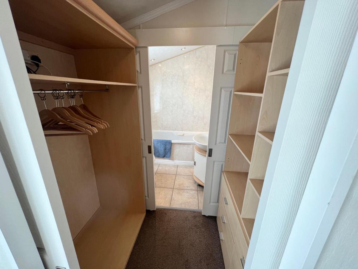 2 Bedroom Th35, Nodes Point, St Helens, Isle Of Wight Holiday home