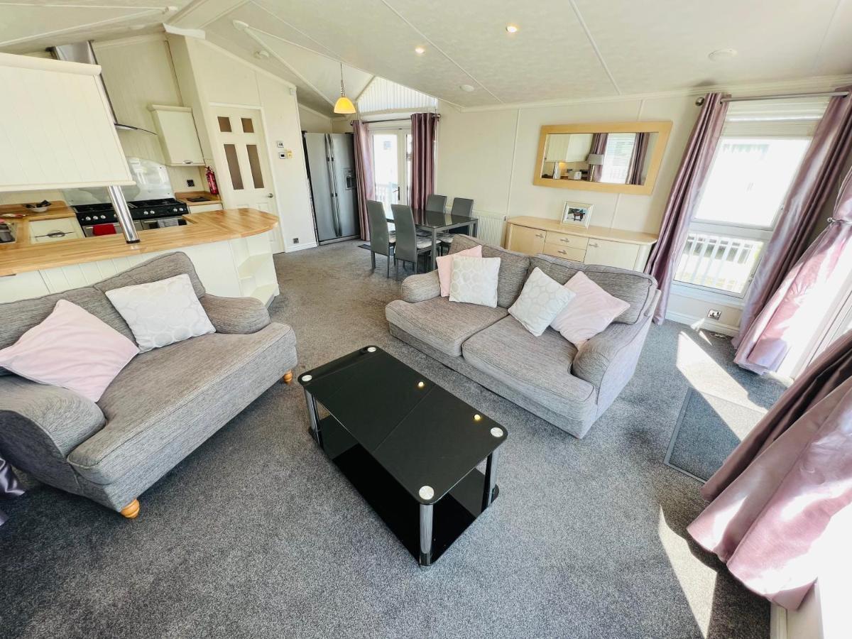 2 Bedroom Th35, Nodes Point, St Helens, Isle Of Wight Holiday home *